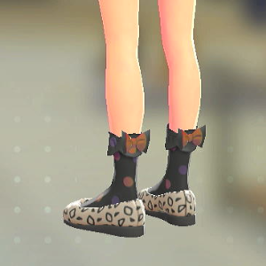 KiraKiraLiy ドットリボンソックス ブラック×レッド 900円